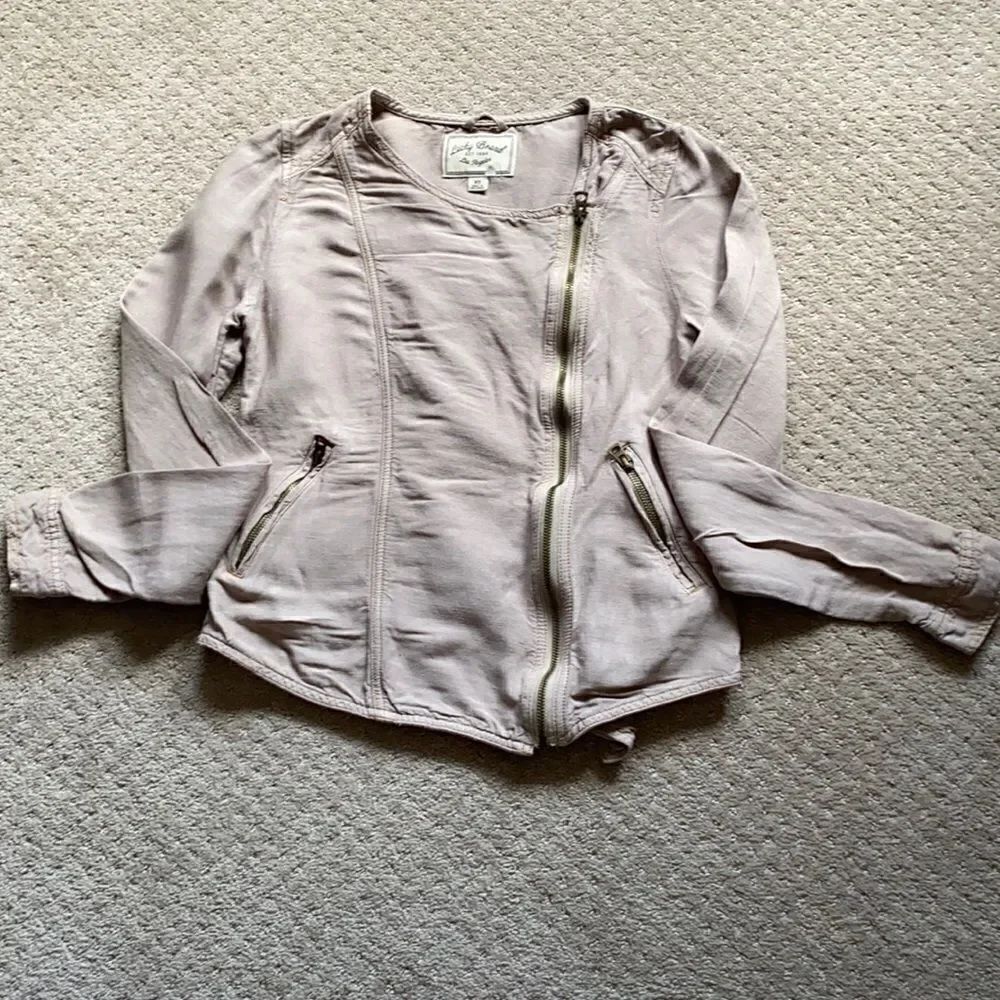 Lucky Brand jacket. Size XS. Good condition. Linen/rayon blend.
